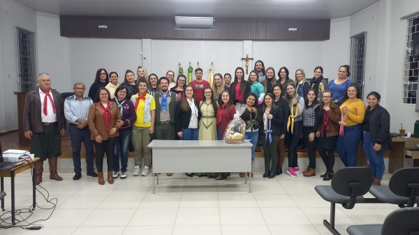 QUALIFICAÇÃO: ÚLTIMO DIA DO CURSO DE FORMAÇÃO TRADICIONALISTA GAÚCHA DE PROFESSORES DA REDE MUNICIPAL DE PINHAL GRANDE QUALIFICAÇÃO: ÚLTIMO DIA DO CURSO DE FORMAÇÃO TRADICIONALISTA GAÚCHA DE PROFESSORES DA REDE MUNICIPAL DE PINHAL GRANDE
