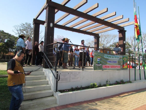 PÁTRIA E TRADIÇÃO: ABERTURA DA PROGRAMAÇÃO DA SEMANA DA PÁTRIA E SEMANA FARROUPILHA DE PINHAL GRANDE REALIZADA NA PRAÇA CAMPOS SALLES PÁTRIA E TRADIÇÃO: ABERTURA DA PROGRAMAÇÃO DA SEMANA DA PÁTRIA E SEMANA FARROUPILHA DE PINHAL GRANDE REALIZADA NA PRAÇA CAMPOS SALLES