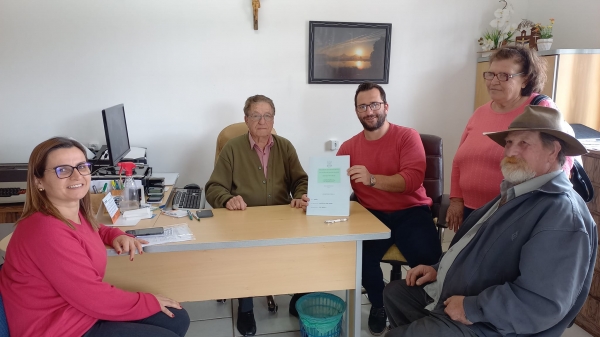 ASSINATURAS: PRIMEIRO LOTE DE ESCRITURAS DOS TERRENOS DO LOTEAMENTO ALBERTO PASQUALINI SÃO ASSINADAS PELO PREFEITO E SEUS RESPECTIVOS PROPRIETÁRIOS ASSINATURAS: PRIMEIRO LOTE DE ESCRITURAS DOS TERRENOS DO LOTEAMENTO ALBERTO PASQUALINI SÃO ASSINADAS PELO PREFEITO E SEUS RESPECTIVOS PROPRIETÁRIOS