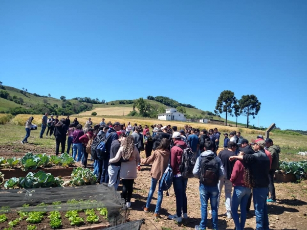 HORTO MUNICIPAL: SECRETARIA DA AGRICULTURA DE PINHAL GRANDE PROMOVE DIA DE CAMPO PARA JOVENS DO MUNICÍPIO HORTO MUNICIPAL: SECRETARIA DA AGRICULTURA DE PINHAL GRANDE PROMOVE DIA DE CAMPO PARA JOVENS DO MUNICÍPIO
