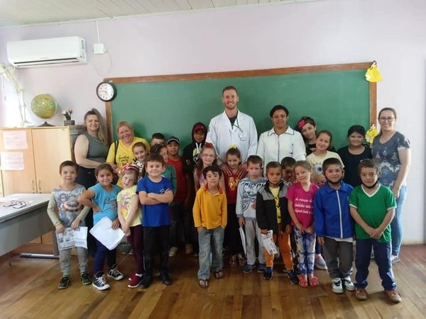 SAÚDE NA ESCOLA: SECRETARIA DE SAÚDE PROMOVE PALESTRAS NAS ESCOLAS DA REDE MUNICIPAL DE ENSINO DE PINHAL GRANDE SAÚDE NA ESCOLA: SECRETARIA DE SAÚDE PROMOVE PALESTRAS NAS ESCOLAS DA REDE MUNICIPAL DE ENSINO DE PINHAL GRANDE