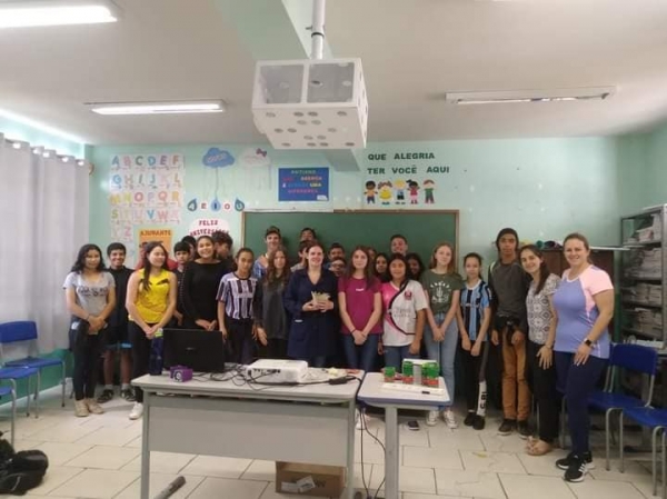 SAÚDE NA ESCOLA: PROJETO QUE LEVA PROFISSIONAIS DA SAÚDE PARA ESCOLAS DA REDE MUNICIPAL DE PINHAL GRANDE CHEGA NA JOSÉ RUBIN FILHO SAÚDE NA ESCOLA: PROJETO QUE LEVA PROFISSIONAIS DA SAÚDE PARA ESCOLAS DA REDE MUNICIPAL DE PINHAL GRANDE CHEGA NA JOSÉ RUBIN FILHO