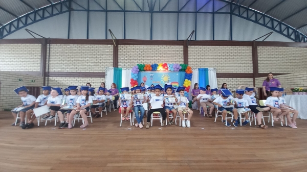 FORMATURA: EMEI CARMELINDA IGNEZ COCCO MARIANI REALIZA FORMATURA DAS SUAS TRÊS TURMAS DA PRÉ-ESCOLA FORMATURA: EMEI CARMELINDA IGNEZ COCCO MARIANI REALIZA FORMATURA DAS SUAS TRÊS TURMAS DA PRÉ-ESCOLA