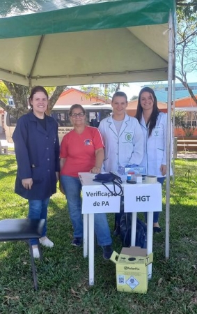 EQUIPE DE PROFISSIONAIS DA SECRETARIA DE SAÚDE LEVAM SERVIÇOS PARA A POPULAÇÃO DA LIMEIRA NA PRAÇA CAMPOS SALLES EQUIPE DE PROFISSIONAIS DA SECRETARIA DE SAÚDE LEVAM SERVIÇOS PARA A POPULAÇÃO DA LIMEIRA NA PRAÇA CAMPOS SALLES