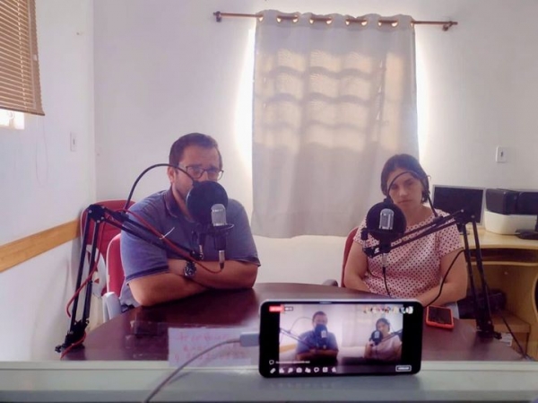PREFEITO LUCAS MICHELON E SECRETÁRIA DE EDUCAÇÃO CAMILA LAGO FACHIN FALAM DE SEGURANÇA NAS ESCOLAS EM ENTREVISTA A RÁDIO INTERATIVA PREFEITO LUCAS MICHELON E SECRETÁRIA DE EDUCAÇÃO CAMILA LAGO FACHIN FALAM DE SEGURANÇA NAS ESCOLAS EM ENTREVISTA A RÁDIO INTERATIVA