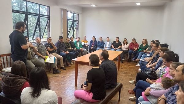 APÓS REUNIÃO PREFEITO DE PINHAL GRANDE ANUNCIA MEDIDAS QUE SERÃO TOMADAS PARA REFORÇAR A SEGURANÇA NAS ESCOLAS DO MUNICÍPIO APÓS REUNIÃO PREFEITO DE PINHAL GRANDE ANUNCIA MEDIDAS QUE SERÃO TOMADAS PARA REFORÇAR A SEGURANÇA NAS ESCOLAS DO MUNICÍPIO