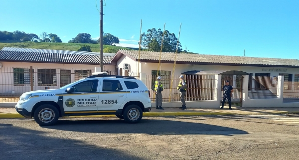 ADMINISTRAÇÃO DE PINHAL GRANDE REFORÇA SEGURANÇA NAS ESCOLAS DA REDE MUNICIPAL ADMINISTRAÇÃO DE PINHAL GRANDE REFORÇA SEGURANÇA NAS ESCOLAS DA REDE MUNICIPAL