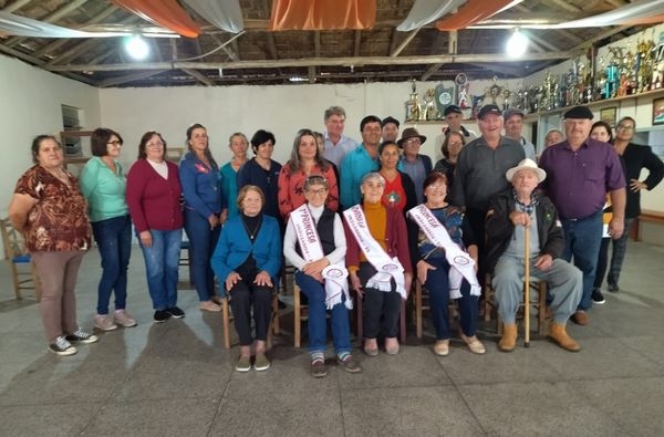 GRUPO DE TERCEIRA IDADE GRUPO DE TERCEIRA IDADE