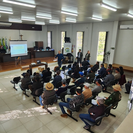 PARCERIA ENTRE EMATER-RS E SECRETARIA MUNICIPAL DA AGRICULTURA DE PINHAL GRANDE PROPORCIONA CURSO GRATUITO DE INSEMINAÇÃO ARTIFICIAL EM SUINOS PARA PRODUTORES DO MUNICÍPIO PARCERIA ENTRE EMATER-RS E SECRETARIA MUNICIPAL DA AGRICULTURA DE PINHAL GRANDE PROPORCIONA CURSO GRATUITO DE INSEMINAÇÃO ARTIFICIAL EM SUINOS PARA PRODUTORES DO MUNICÍPIO