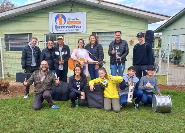 PROJETO ENTRE NOTAS E MELODIAS DA CASA DA CULTURA IRENY GENRO APPEL ENCERRA O PRIMEIRO CICLO DA ATIVIDADE PROJETO ENTRE NOTAS E MELODIAS DA CASA DA CULTURA IRENY GENRO APPEL ENCERRA O PRIMEIRO CICLO DA ATIVIDADE
