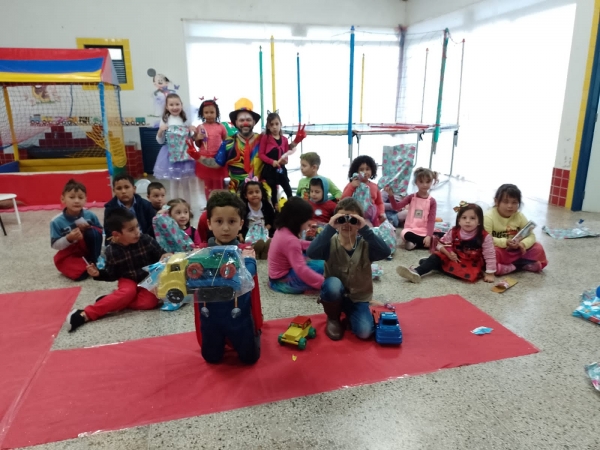 EMEI CARMELINDA IGNEZ COCCO MARIANI PROMOVE PROGRAMAÇÃO ESPECIAL PARA O DIA DAS CRIANÇAS EMEI CARMELINDA IGNEZ COCCO MARIANI PROMOVE PROGRAMAÇÃO ESPECIAL PARA O DIA DAS CRIANÇAS