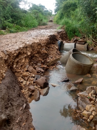 PREFEITURA DE PINHAL GRANDE AVALIA PREJUÍZOS CAUSADOS PELAS CHUVAS PREFEITURA DE PINHAL GRANDE AVALIA PREJUÍZOS CAUSADOS PELAS CHUVAS