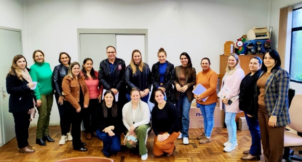 REDE DE APOIO AO EDUCANDO REALIZA REUNIÃO MENSAL DE ACOMPANHAMENTO AOS ESTUDANTES REDE DE APOIO AO EDUCANDO REALIZA REUNIÃO MENSAL DE ACOMPANHAMENTO AOS ESTUDANTES