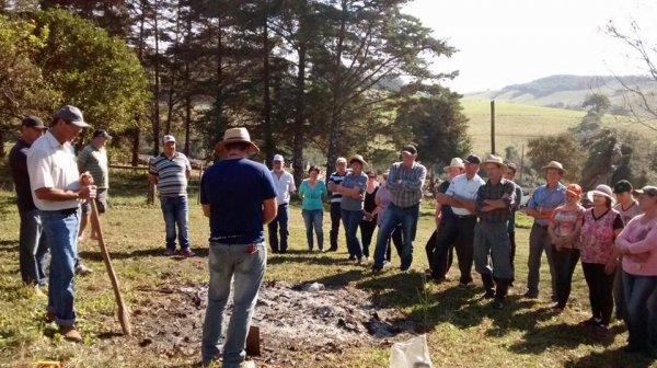 Oficina sobre fruticultura - plantio, poda, manejo de pragas e doenças Oficina sobre fruticultura - plantio, poda, manejo de pragas e doenças