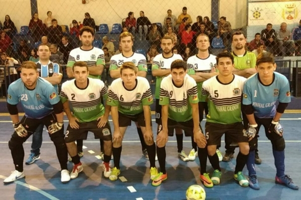 PINHAL GRANDE TEM BOA PARTICIPAÇÃO NO INTERSELEÇÕES DE FUTSAL DE RESTINGA SECA PINHAL GRANDE TEM BOA PARTICIPAÇÃO NO INTERSELEÇÕES DE FUTSAL DE RESTINGA SECA