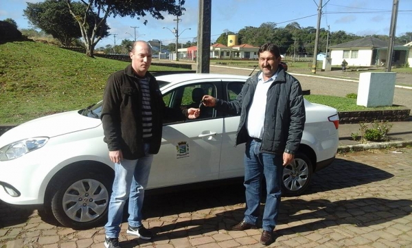 ADMINISTRAÇÃO MUNICIPAL ADQUIRE VEÍCULOS NOVOS ADMINISTRAÇÃO MUNICIPAL ADQUIRE VEÍCULOS NOVOS