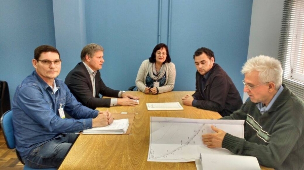 MUNICÍPIO DE PINHAL GRANDE INVESTIRÁ MAIS DE UM MILHÃO DE REAIS EM OBRA DE ESGOTO SANITÁRIO MUNICÍPIO DE PINHAL GRANDE INVESTIRÁ MAIS DE UM MILHÃO DE REAIS EM OBRA DE ESGOTO SANITÁRIO