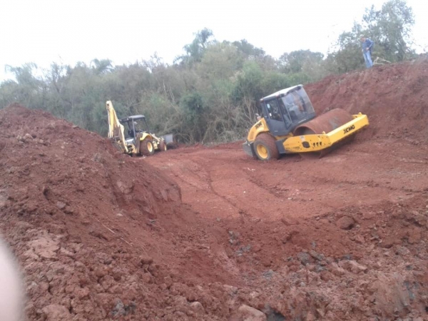 O PERAÇÃO RÁPIDA DA SECRETARIA DE OBRAS LIBERA ESTRADA DA ITAÚBA PARA A PASSAGEM DE VEÍCULOS O PERAÇÃO RÁPIDA DA SECRETARIA DE OBRAS LIBERA ESTRADA DA ITAÚBA PARA A PASSAGEM DE VEÍCULOS
