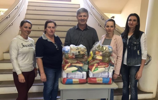 Município Fará Entrega de Kits de Merenda Escolar Município Fará Entrega de Kits de Merenda Escolar