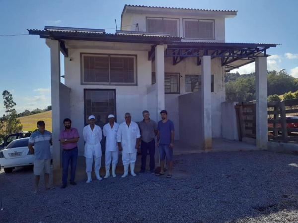 ADMINISTRAÇÃO MUNICIPAL DE PINHAL GRANDE COLOCA EM FUNCIONAMENTO MICRO ABATEDOURO ADMINISTRAÇÃO MUNICIPAL DE PINHAL GRANDE COLOCA EM FUNCIONAMENTO MICRO ABATEDOURO