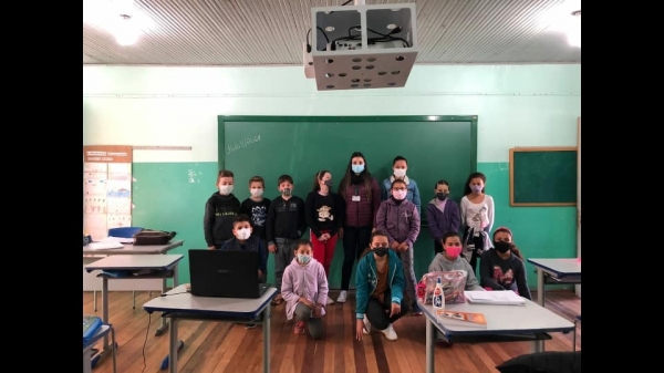 EQUIPE DE ENFERMAGEM DE PINHAL GRANDE REALIZA PROJETO DE EDUCAÇÃO EM SAÚDE NA ESCOLA EQUIPE DE ENFERMAGEM DE PINHAL GRANDE REALIZA PROJETO DE EDUCAÇÃO EM SAÚDE NA ESCOLA