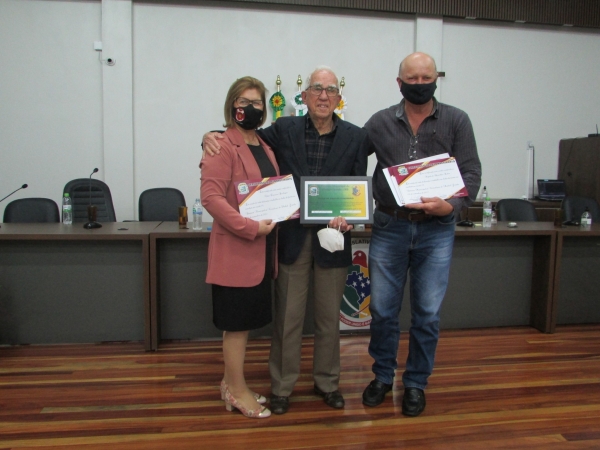 Sessão Solene Com Condecoração de Cidadão Honorário ao Escritor Dr. Firmino Chagas Da Costa e Certificação de Reconhecimento aos Profissionais da Saúde