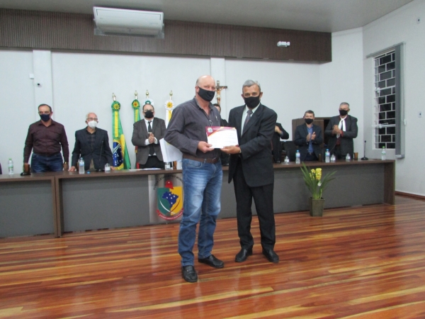Sessão Solene Com Condecoração de Cidadão Honorário ao Escritor Dr. Firmino Chagas Da Costa e Certificação de Reconhecimento aos Profissionais da Saúde