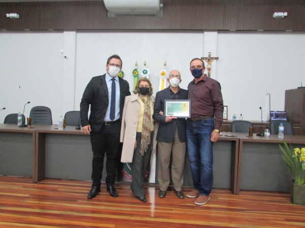 Sessão Solene Com Condecoração de Cidadão Honorário ao Escritor Dr. Firmino Chagas Da Costa e Certificação de Reconhecimento aos Profissionais da Saúde