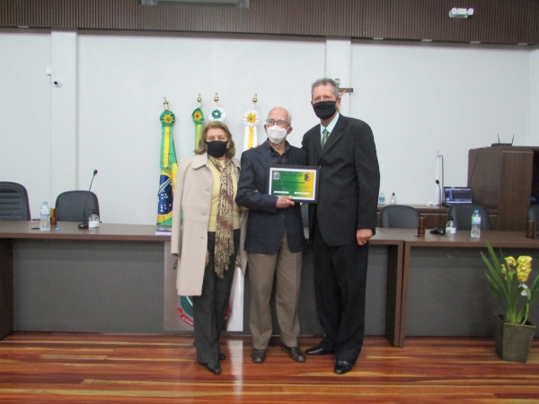 Sessão Solene Com Condecoração de Cidadão Honorário ao Escritor Dr. Firmino Chagas Da Costa e Certificação de Reconhecimento aos Profissionais da Saúde