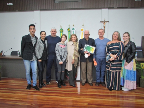 Sessão Solene Com Condecoração de Cidadão Honorário ao Escritor Dr. Firmino Chagas Da Costa e Certificação de Reconhecimento aos Profissionais da Saúde